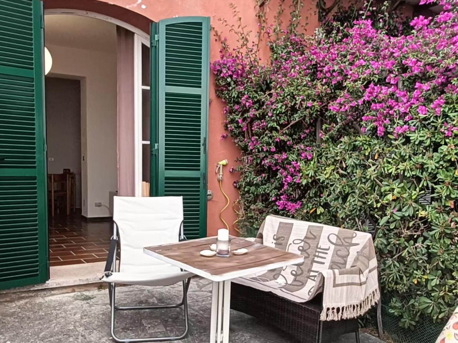 La Cita Ca - Vista Mare Lägenhet Finale Ligure Exteriör bild